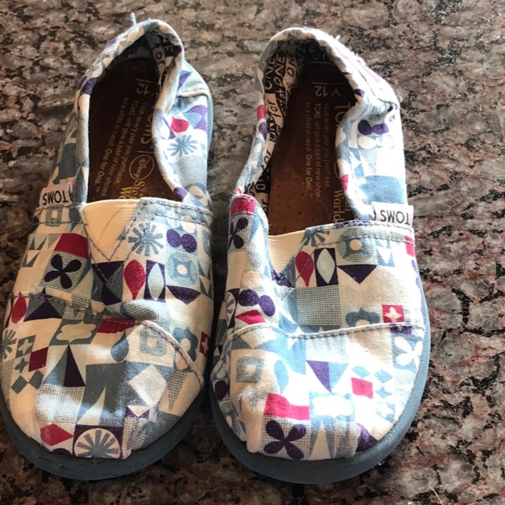 Toms shoes kids size 10